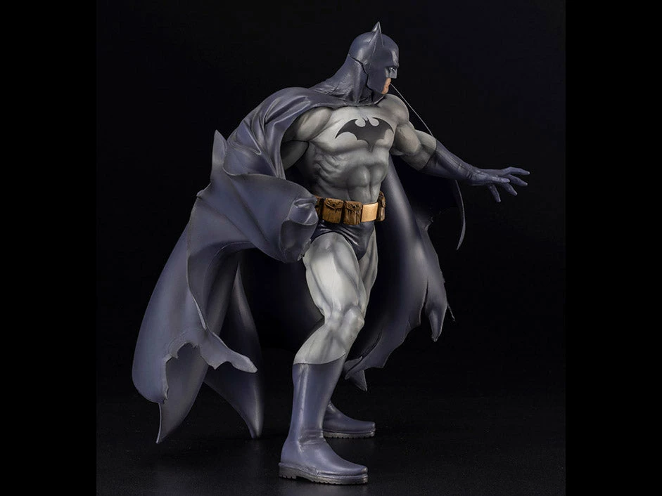 Kotobukiya 1/6 DC Batman: Hush Batman ArtFx+ Statue 3 Kotobukiya 1/6 DC Batman: Hush Batman ArtFx+ Statue - Image 2