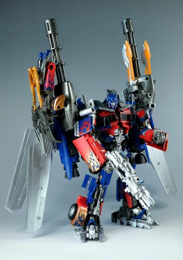 Transformers DOTM APS-01U Ultimate Optimus Prime Asia Premium Series Exclusive Action Figure 4 Transformers DOTM APS-01U Ultimate Optimus Prime Asia Premium Series Exclusive Action Figure - Image 2