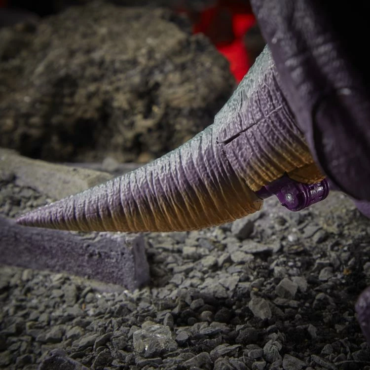 Hasbro Transformers Generations War For Cybertron: Kingdom Leader Megatron Action Figure WFC-K10 9 Hasbro Transformers Generations War For Cybertron: Kingdom Leader Megatron Action Figure WFC-K10 - Image 7