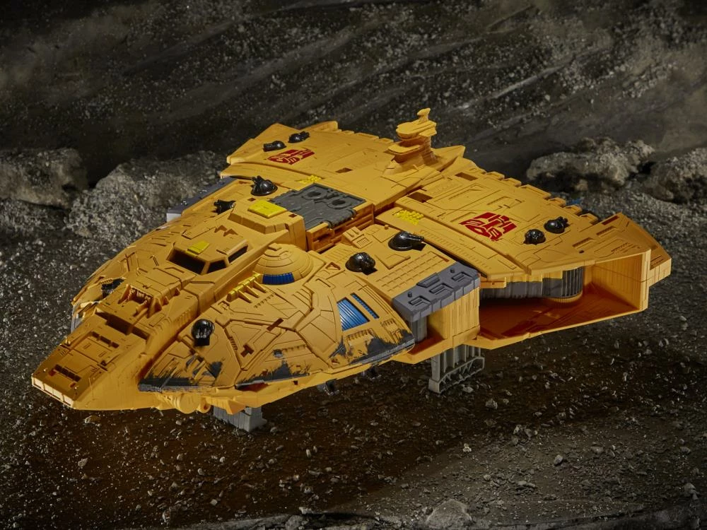 Hasbro Transformers Generations War For Cybertron: Kingdom Titan Autobot Ark Action Figure WFC-K30 3 Hasbro Transformers Generations War For Cybertron: Kingdom Titan Autobot Ark Action Figure WFC-K30