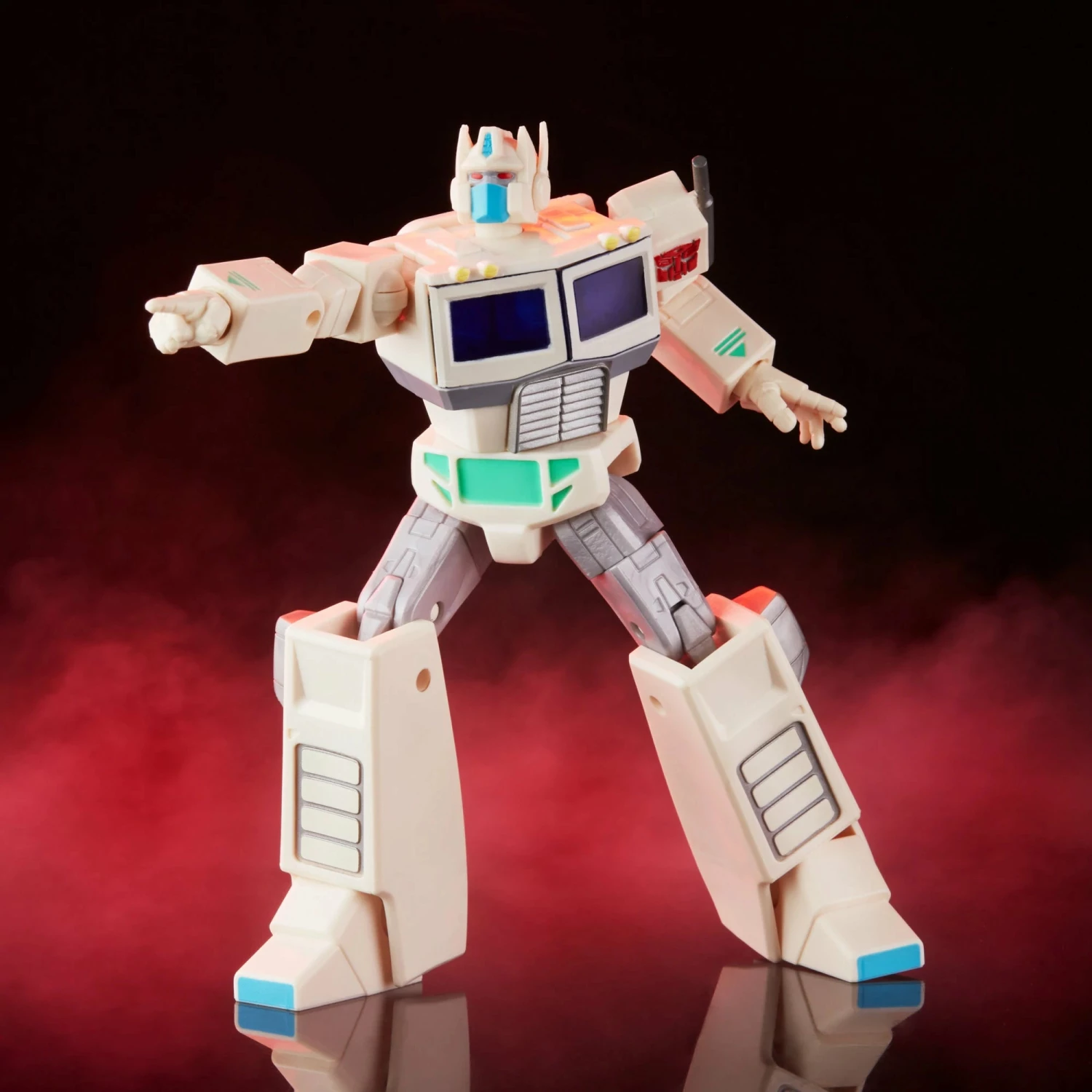 Hasbro Transformers R.E.D. Robot Enhanced Design Ultra Magnus Action Figure 6 Hasbro Transformers R.E.D. Robot Enhanced Design Ultra Magnus Action Figure - Image 4