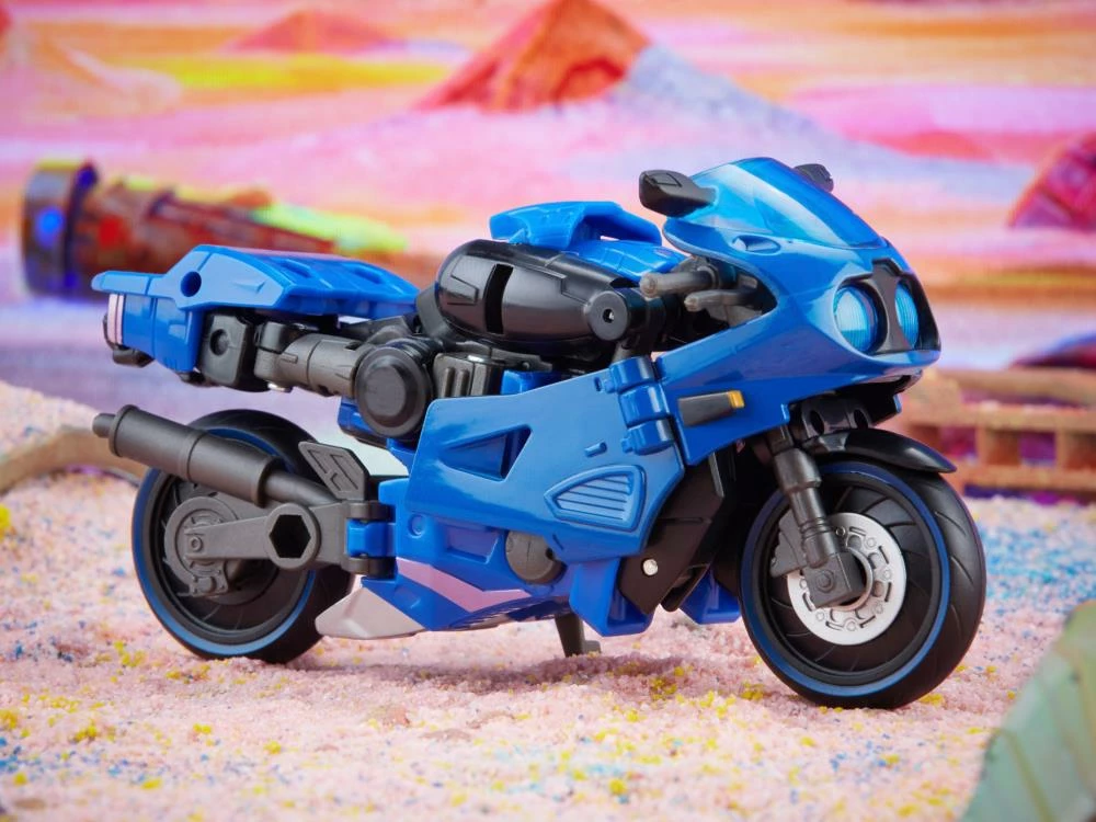 Hasbro Transformers Generations Legacy Deluxe Class Prime Universe Arcee Action Figure 7 Hasbro Transformers Generations Legacy Deluxe Class Prime Universe Arcee Action Figure - Image 5