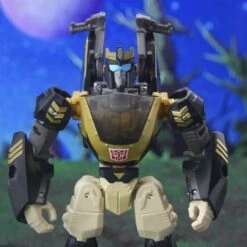 Hasbro Transformers Generations Legacy Evolution Deluxe Class Prowl Action Figure -Cheap Hasbro || GOOD SMILE COMPANY Store 5010994202286d
