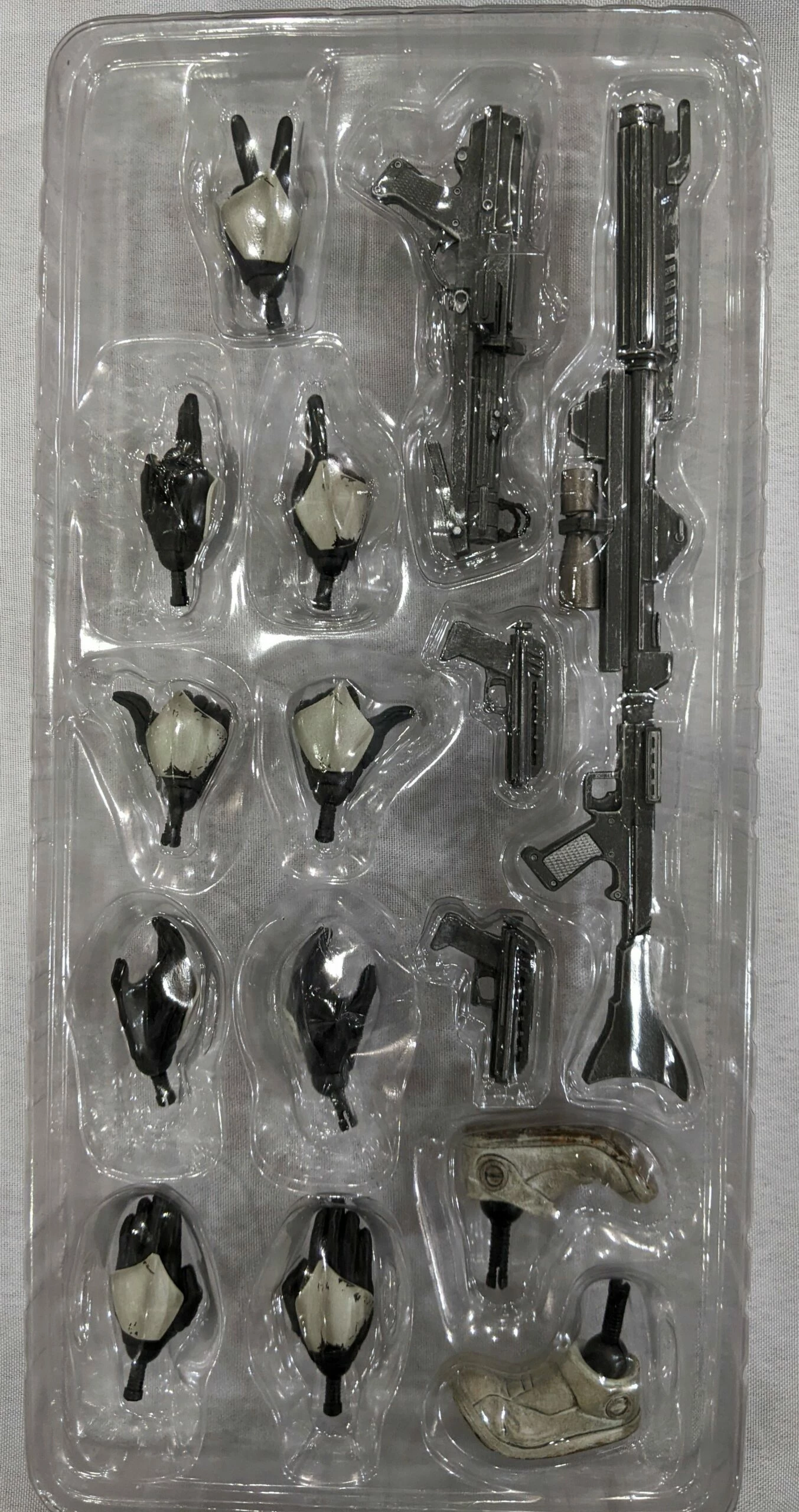 Sideshow Collectible 1/6 Star Wars Militaries Of Star Wars 91st Reconnaissance Corps Commander Neyo Sixth Scale Figure *Open Box* 10 Sideshow Collectible 1/6 Star Wars Militaries Of Star Wars 91st Reconnaissance Corps Commander Neyo Sixth Scale Figure *Open Box* - Image 8