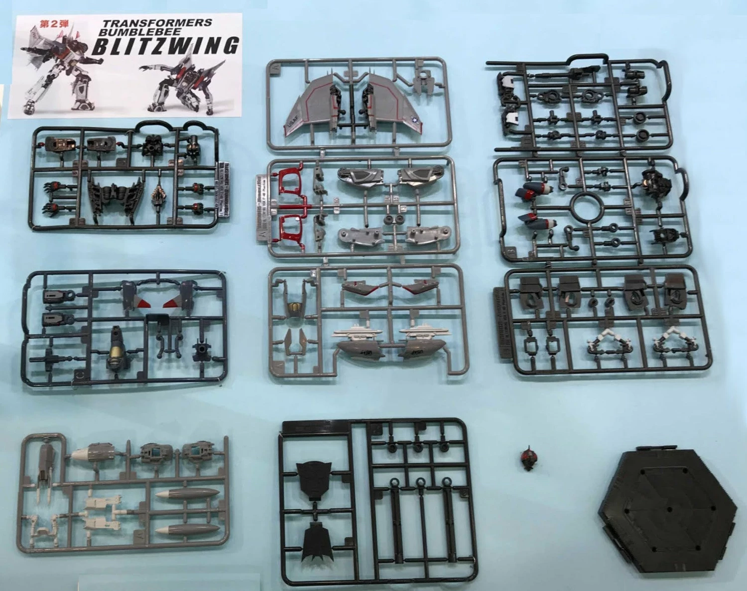 Trumpeter Transformers Blitzwing Smart Model Kit 8 Trumpeter Transformers Blitzwing Smart Model Kit - Image 6